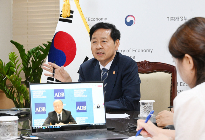 구윤철 부총리, ADB 총재 화상 면담 및 K-Hub 설...<YONHAP NO-4082>