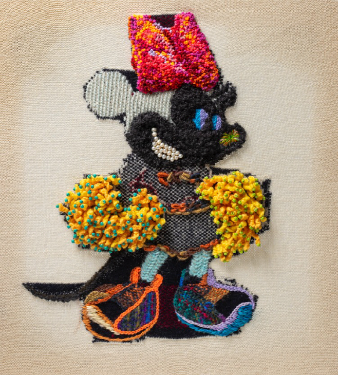 김나영,그레고리 마스_미니마우스, 2025, 편물에 자수, 액자, 60×40×4cm.