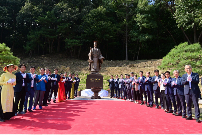 리태조 동상 제막식