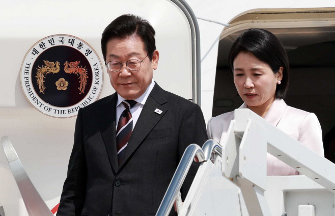 이재명 대통령 부부 미국 워싱턴DC 도착<YONHAP NO-1463>