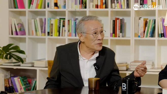 [kt 밀리의서재 문학감상회 황석영 작가 '철도원 삼대'편 스킬컷