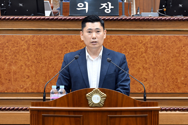 사진(의정부시의회 김지호 의원, 5분 자유발언 가져) (1)