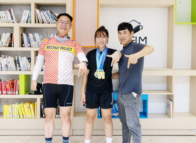 태클 하나로 남학생 꺾고 전국 1위… 칠곡 초등생 임하경 ‘레슬링 샛별’