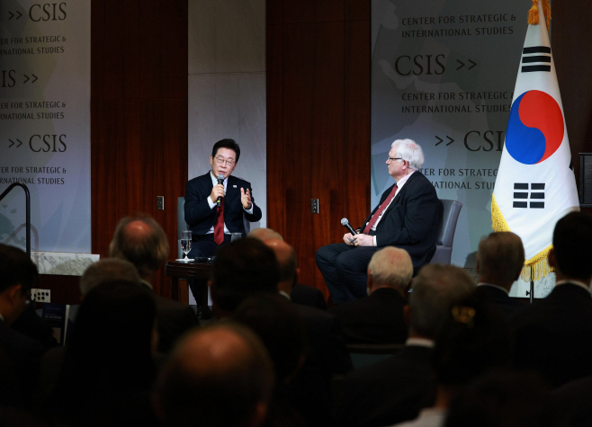 CSIS 소장 질문에 답하는 이재명 대통령