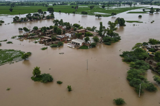 PAKISTAN-ENVIRONMENT-CLIMATE-MONSOON-I... <YONHAP NO-0355> (AFP)
