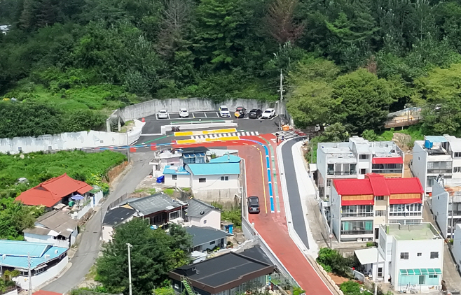 20250826-밀양시, 밀양여고 통학로 개선공사 완료...안전한 등·하교 환경 조성