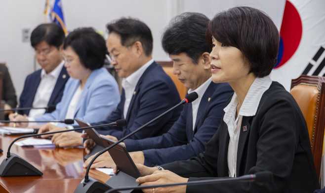 민주당 한정애 정책위의장, 정책조정회의 발언<YONHAP NO-1185>