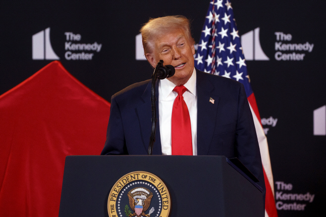 USA TRUMP AWARDS <YONHAP NO-0924> (EPA)