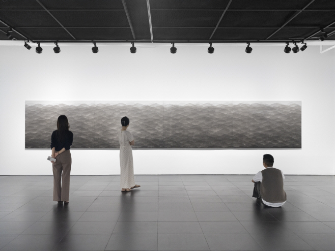 [갤러리현대] Minjung Kim 《One after the Other》 전시 전경 이미지, 갤러리현대, 서울, 2025_B1층 (4)