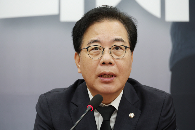 발언하는 국민의힘 송언석 원내대표<YONHAP NO-3502>