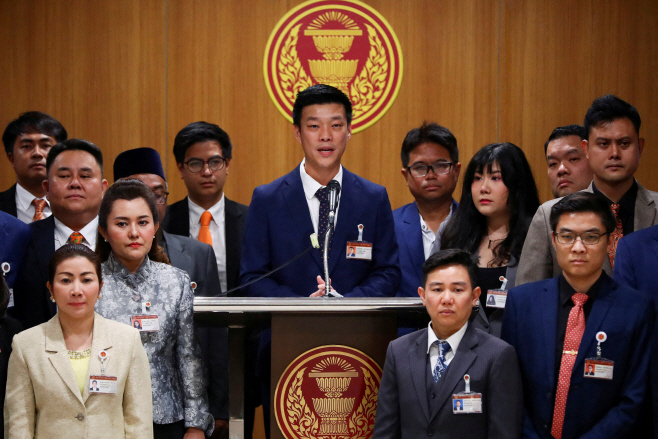 THAILAND-POLITICS/ <YONHAP NO-4725> (REUTERS)