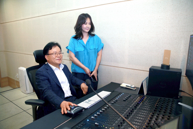 20250902_NS홈쇼핑, 업계 최초 ‘대표이사 AI 커스텀 보이스’ 도입(2)