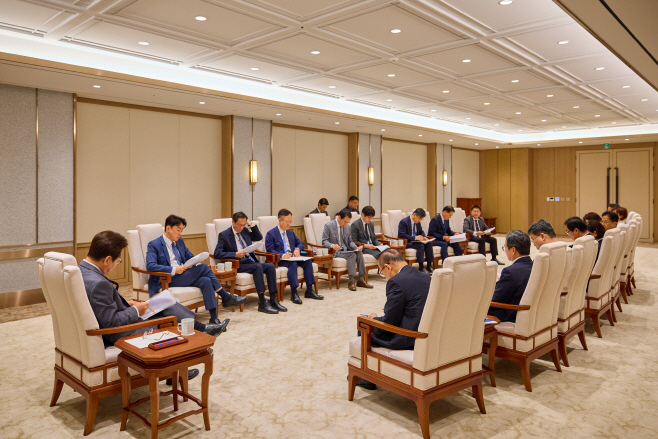 이재명 대통령, 아침 티타임 회의