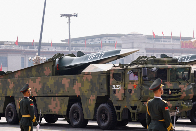 WW2-ANNIVERSARY/CHINA <YONHAP NO-3945> (REUTERS)