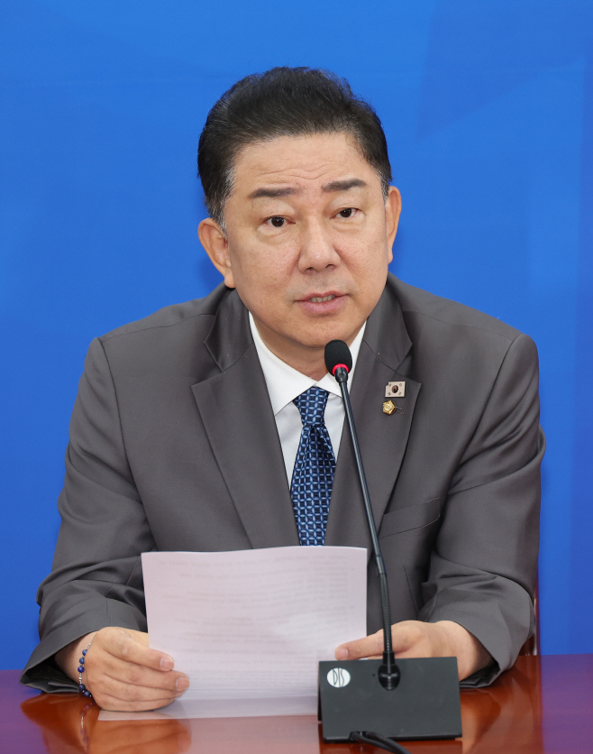민주당 정책조정회의<YONHAP NO-2619>
