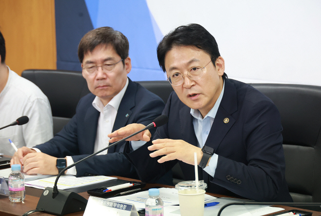 금융위_250904_소상공인 금융지원 간담회 개최_3