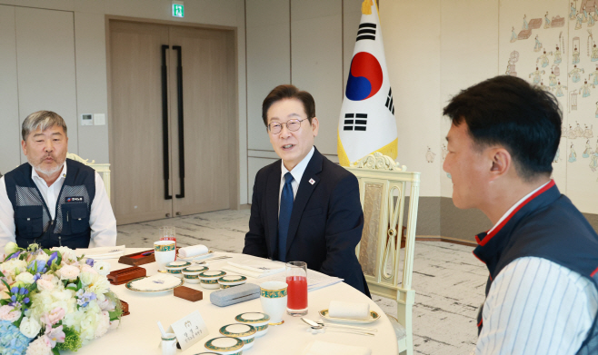 이재명 대통령, 양대노총 위원장과의 대화