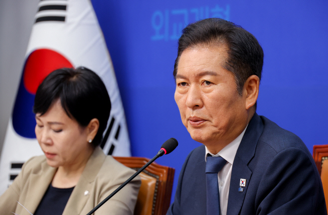 민주당 최고위, 발언하는 정청래 대표<YONHAP NO-2629>
