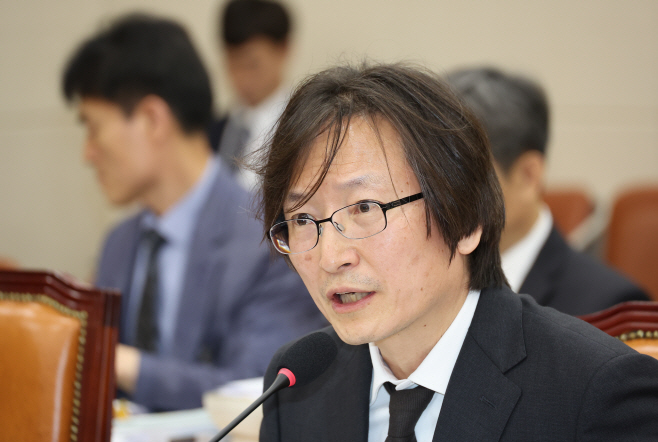 답변하는 주병기 공정거래위원장 후보자<YONHAP NO-2977>