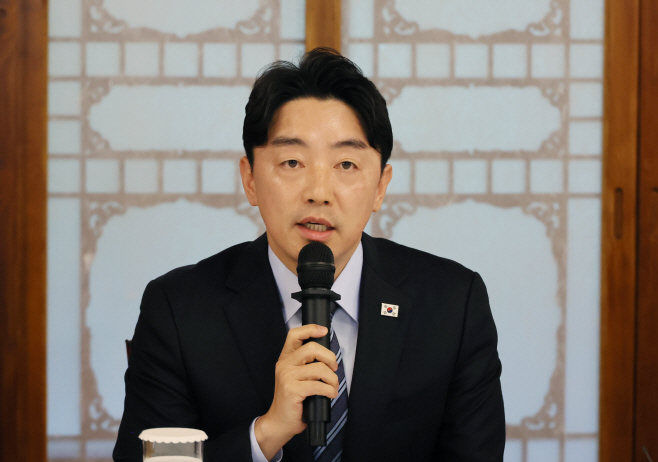 고위당정협의회서 발언하는 강훈식 비서실장<YONHAP NO-4453>