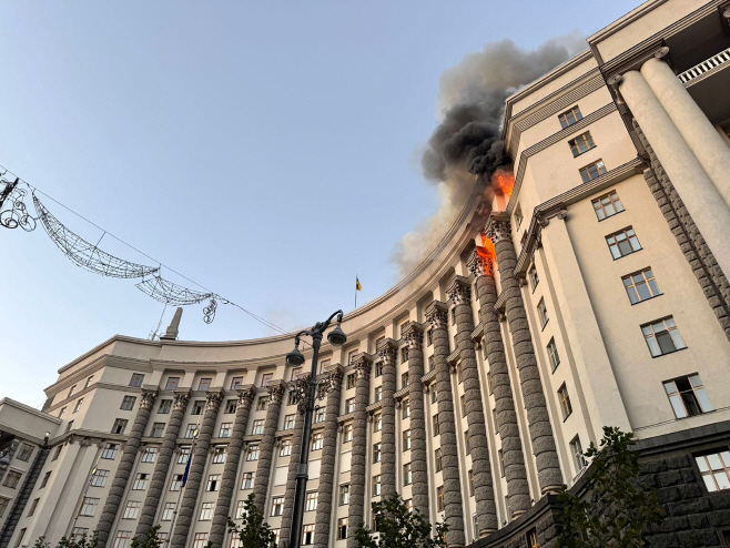 TOPSHOT-UKRAINE-RUSSIA-CONFLICT-WAR