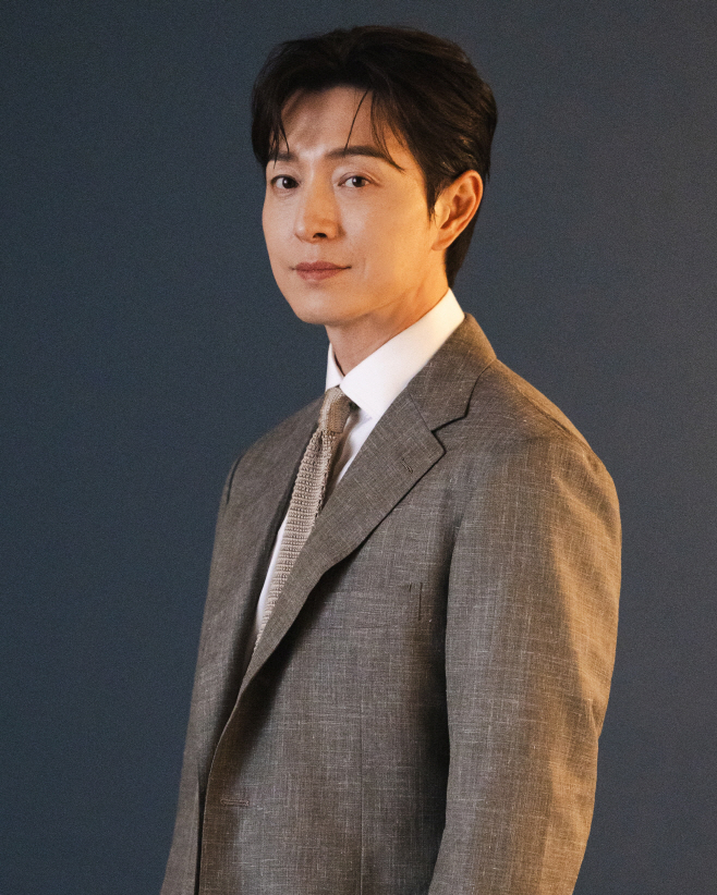 정성일