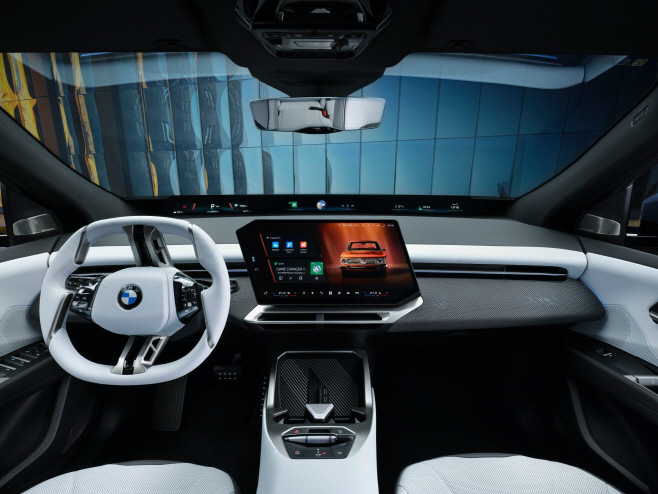 사진6-BMW, 첫 번째 노이어 클라쎄 모델 ‘BMW 뉴 iX3’ 전 세계 최초 공개