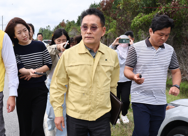 구금시설 향하는 조기중 총영사