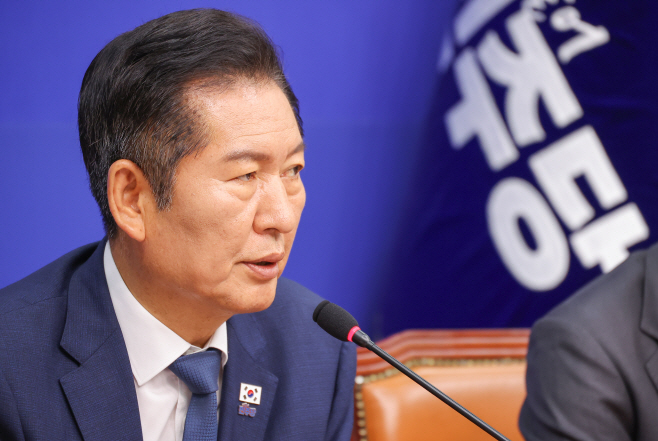 발언하는 민주당 정청래 대표<YONHAP NO-2785>