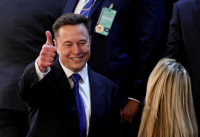 TESLA-CHAIR/COMPENSATION <YONHAP NO-4288> (REUTERS)