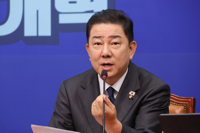 더불어민주당 최고위원회의, 발언하는 김병기 원...<YONHAP NO-2787>