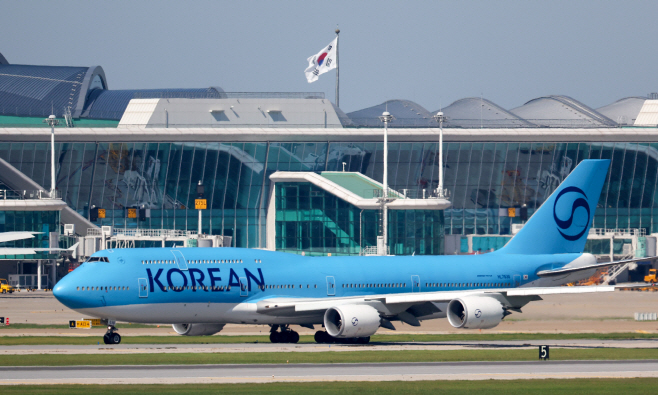 인천 이륙 준비하는 미국 구금 한국인 귀국편 전...<YONHAP NO-3156>