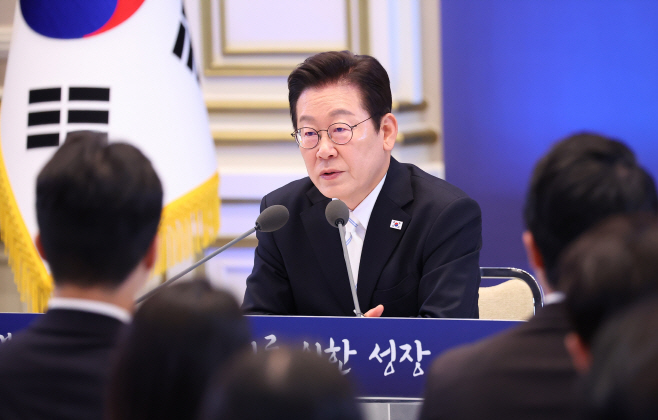 취임 100일 기자회견, 발언하는 이재명 대통령<YONHAP NO-2577>