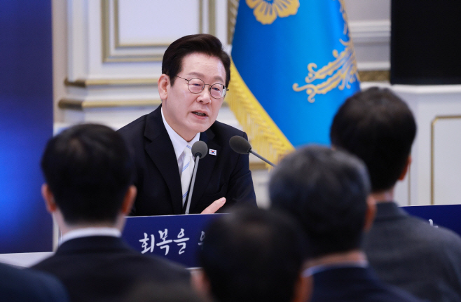 이재명 대통령, 취임 100일 기자회견<YONHAP NO-2614>