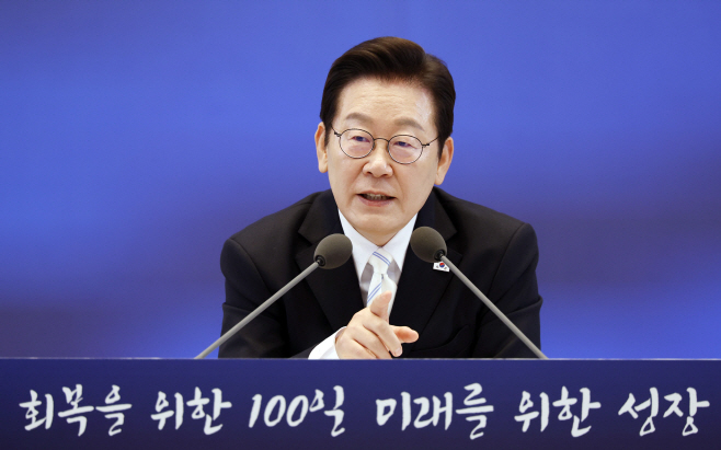 답변하는 이재명 대통령<YONHAP NO-2660>