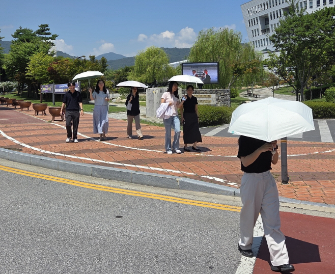충남교육청, “햇살 쉼 양산 펼쳐유” 캠페인 전개