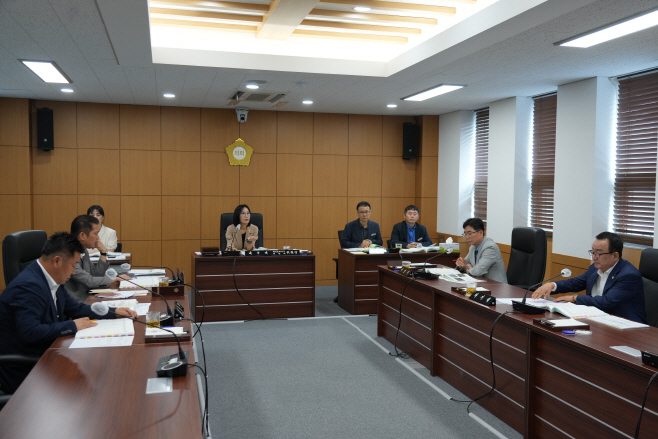 제247회 임시회 행문위 회의사진