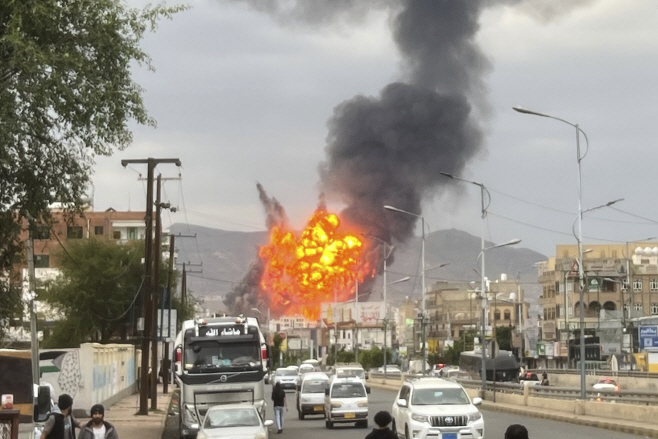 Mideast Wars Yemen <YONHAP NO-0119> (AP)