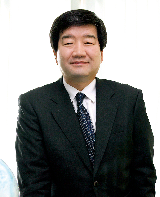 SNT그룹 최평규 회장 사진