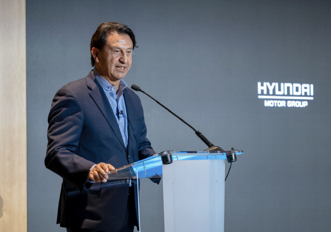 연설하는 호세 무뇨스 현대차 대표이사 사장<YONHAP NO-2277>