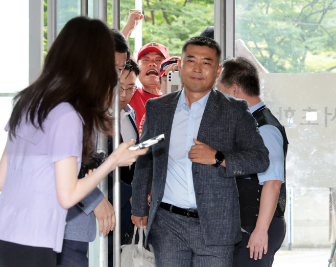 박상현 전 7여단장, 순직해병특검 출석<YONHAP NO-3364>