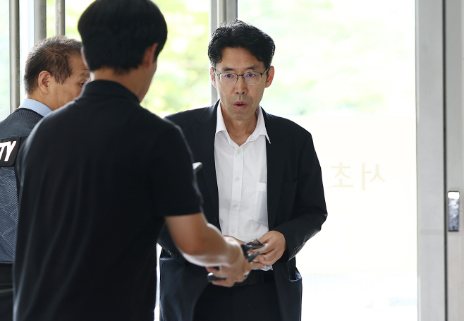 특검 향하는 이충면 전 외교비서관