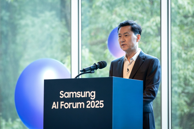 사진2. '삼성 AI포럼 2025' 삼성전자 CTO 전경훈 사장 (1)
