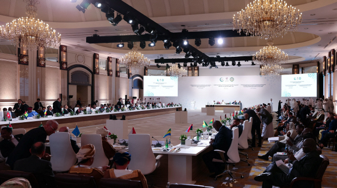 ISRAEL-PALESTINIANS/QATAR-MEETING <YONHAP NO-1160> (via REUTERS)