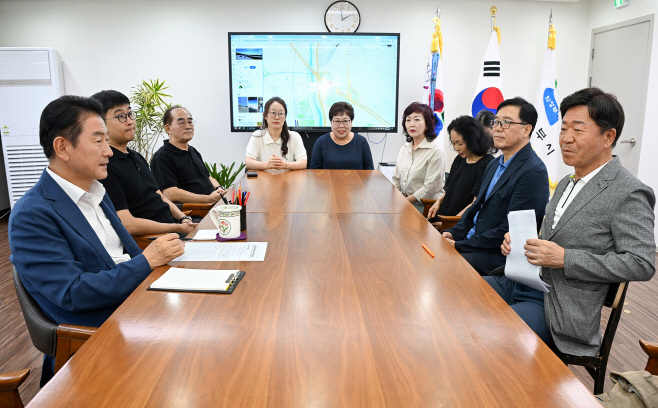 1.위생과(김동근 시장, 숙박업계 목소리 경청하며 지역 발전과 동반성장 머리 맞대)2