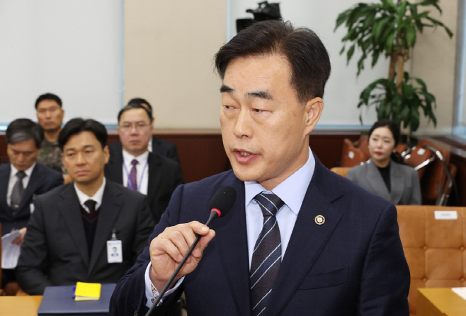 질의에 답변하는 허석곤 소방청장<YONHAP NO-3207>