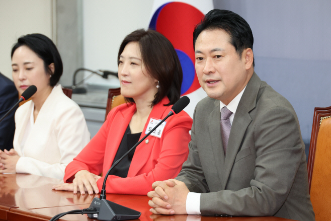 발언하는 국민의힘 장동혁 대표<YONHAP NO-1464>
