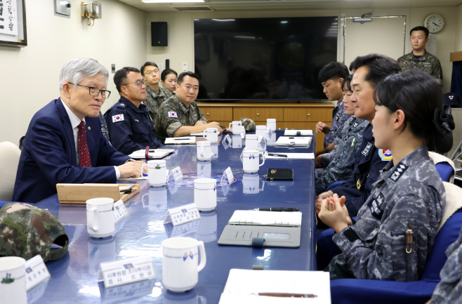 최동석 인사혁신처장 해군 제2함대 사령부 방문1