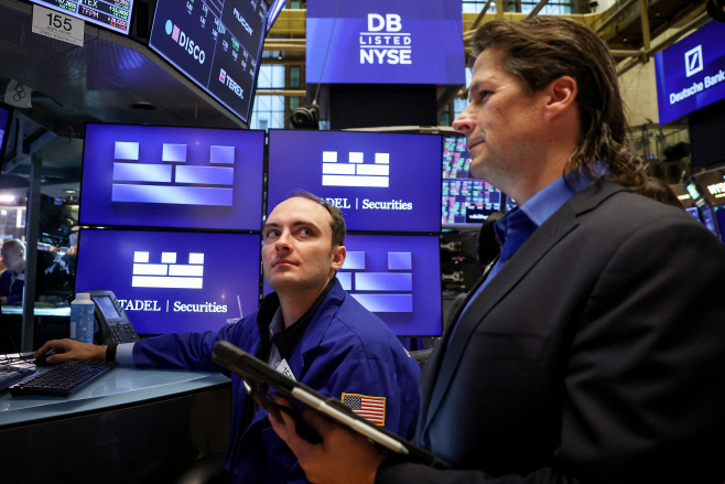 USA-STOCKS/ <YONHAP NO-0444> (REUTERS)