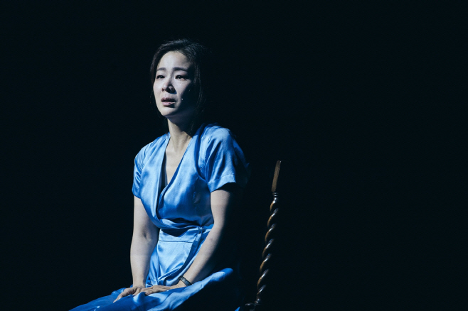 연극 프리마 파시의 한 장면 쇼노트